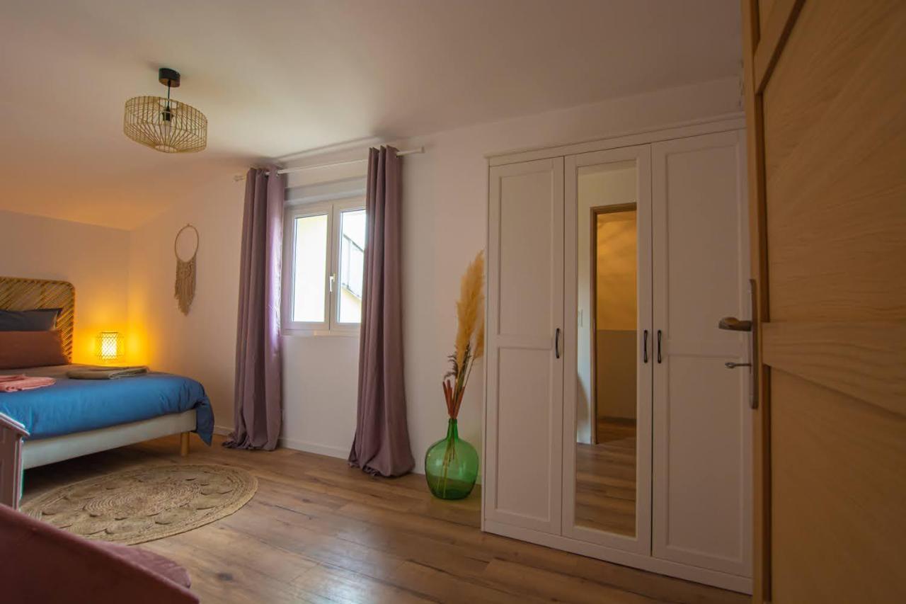 Emilie une nuit - 3 chambres au 2e étage - maison avec chats Vandieres  Extérieur photo